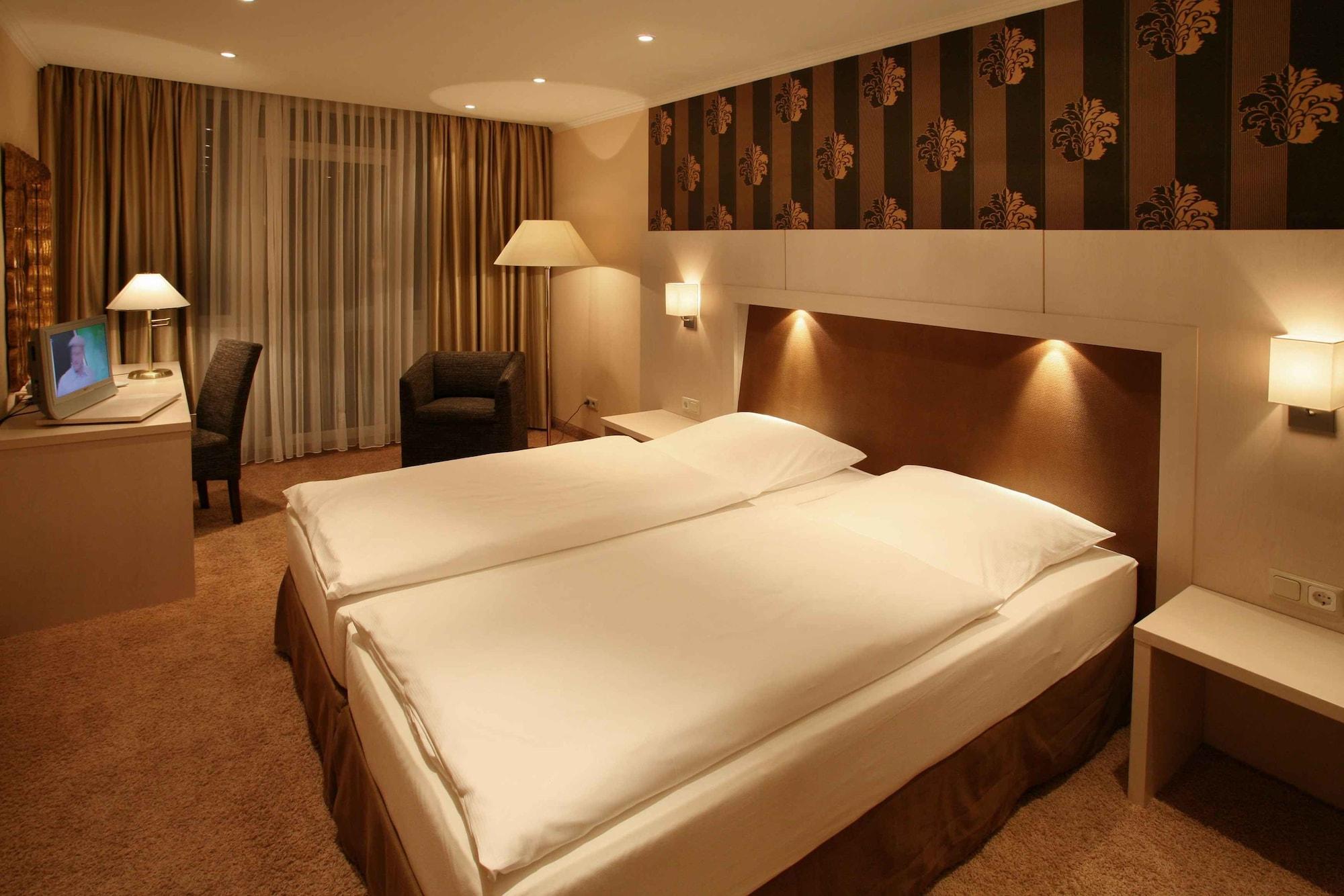 Hotel & Spa Waldecker Hof Вилинген Екстериор снимка